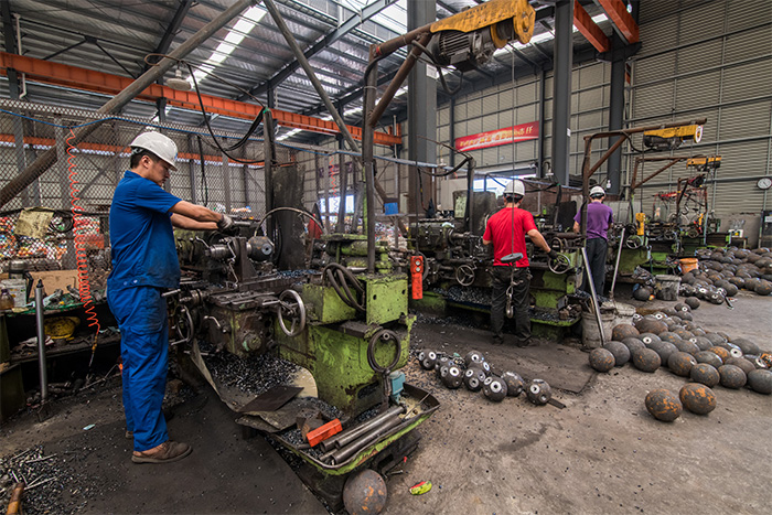 舞钢网架配件车间